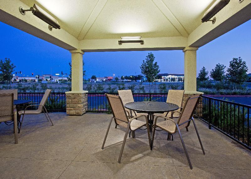Candlewood Suites Turlock By Ihg Kültér fotó