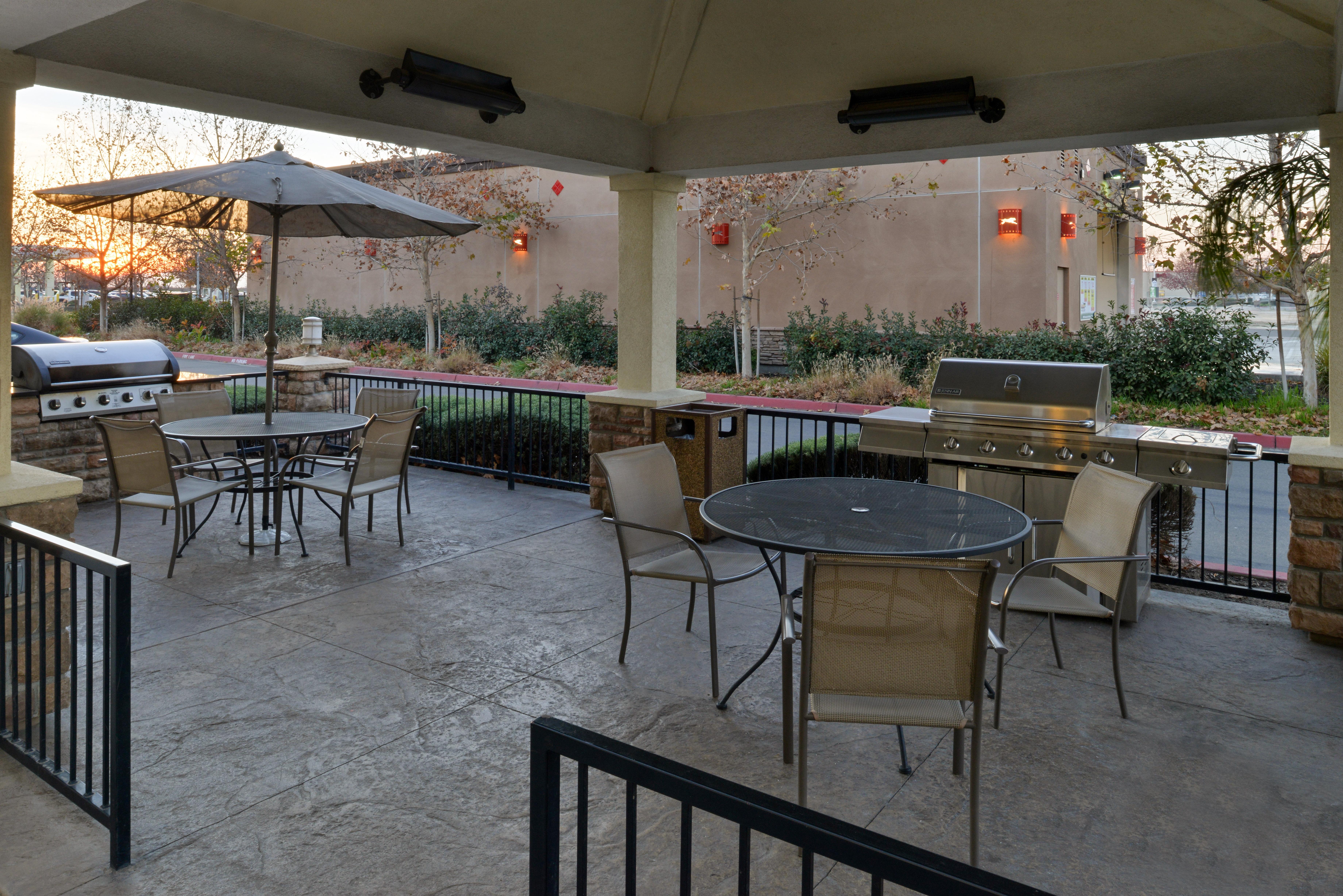 Candlewood Suites Turlock By Ihg Kültér fotó