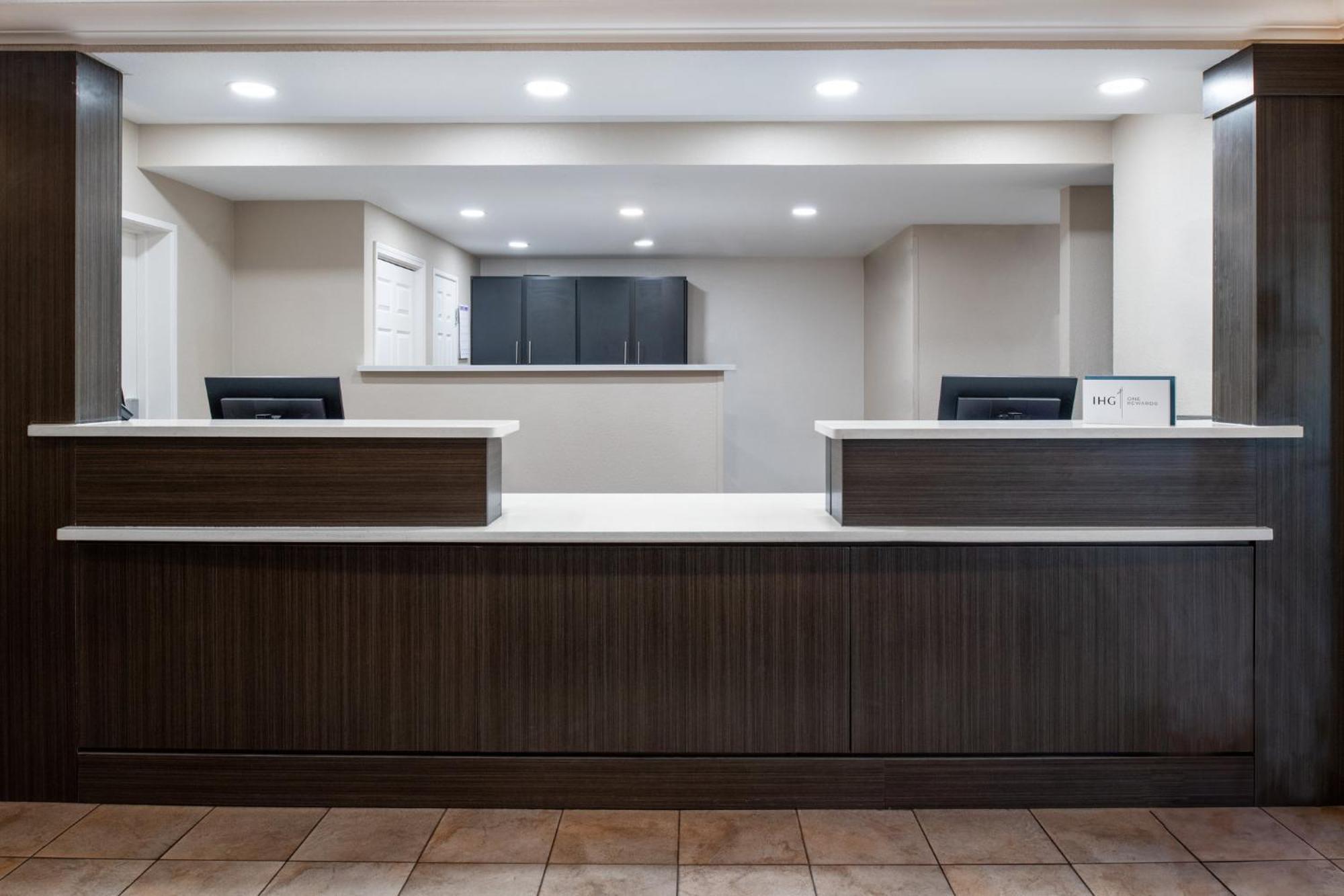 Candlewood Suites Turlock By Ihg Kültér fotó