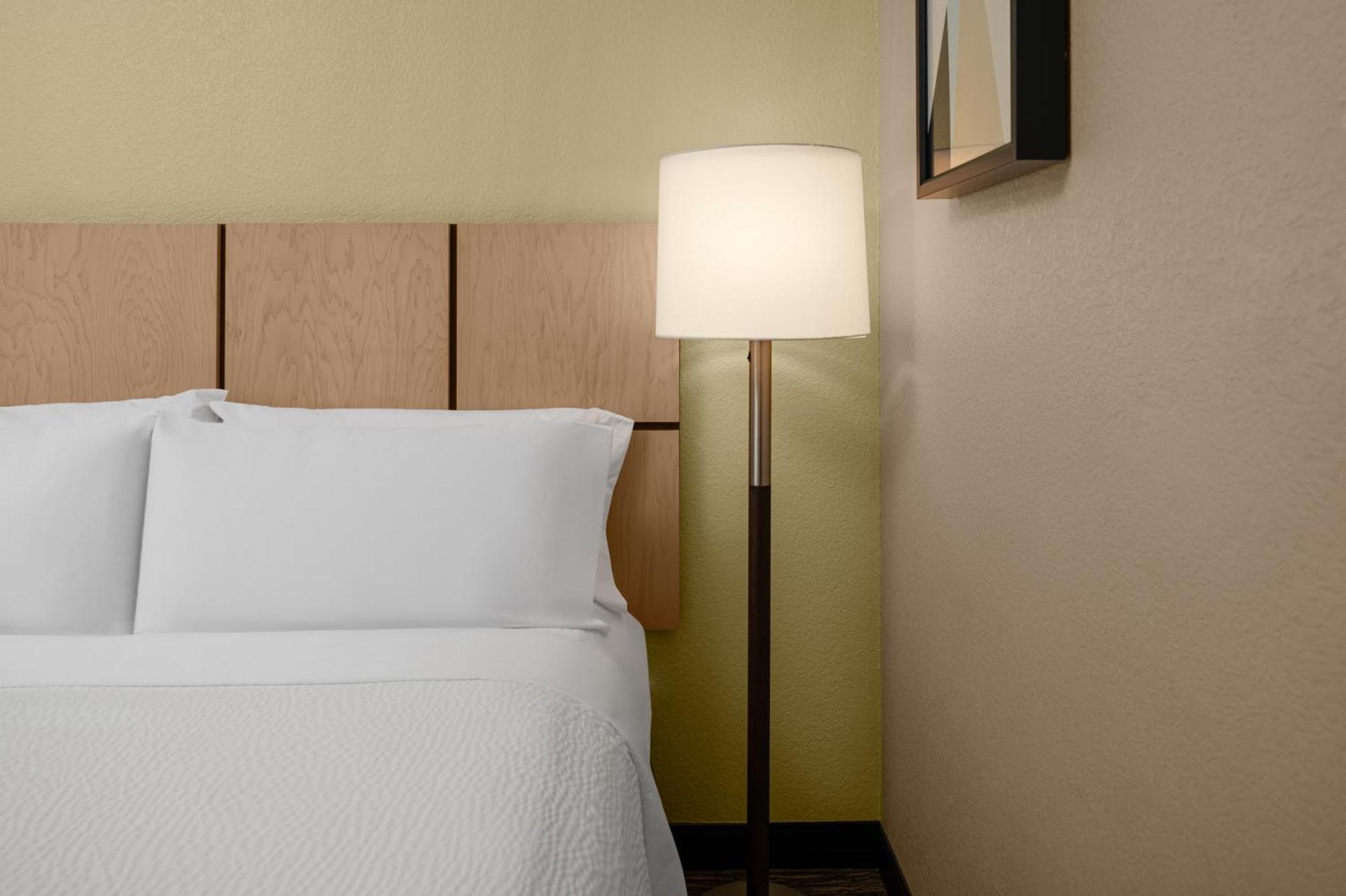 Candlewood Suites Turlock By Ihg Kültér fotó