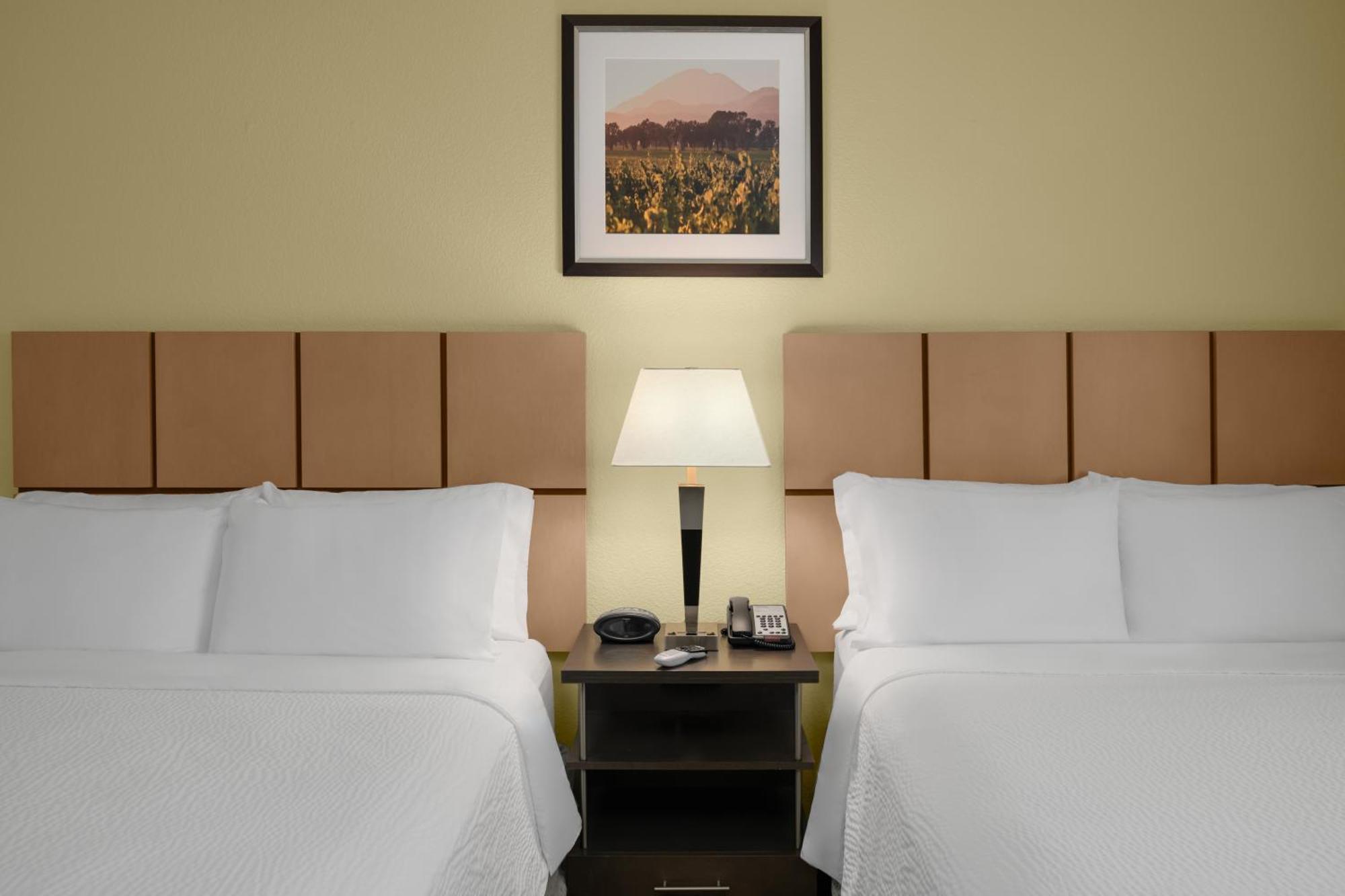 Candlewood Suites Turlock By Ihg Kültér fotó
