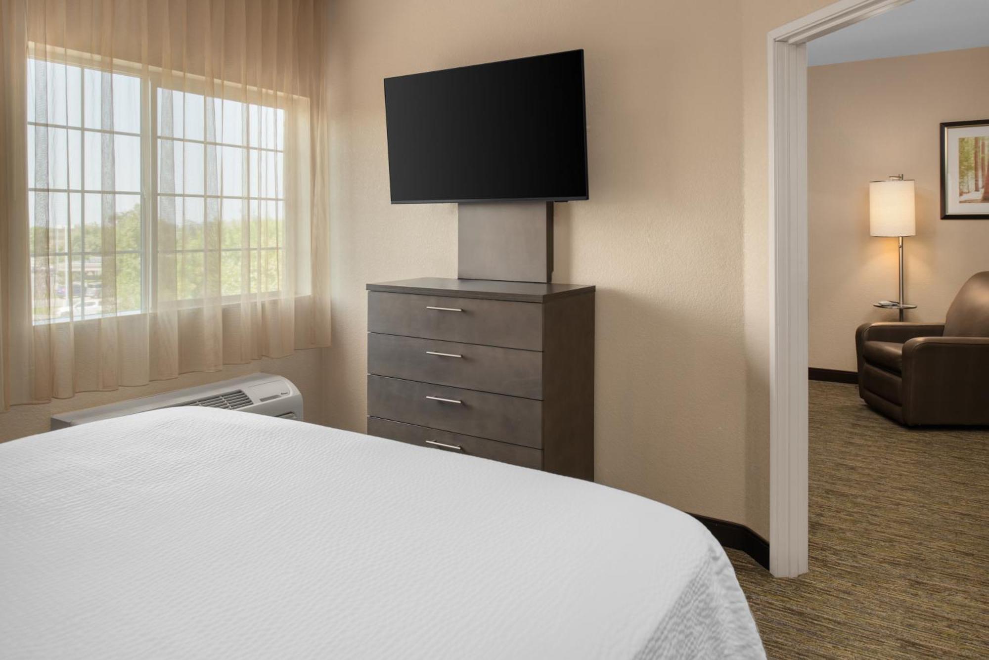 Candlewood Suites Turlock By Ihg Kültér fotó