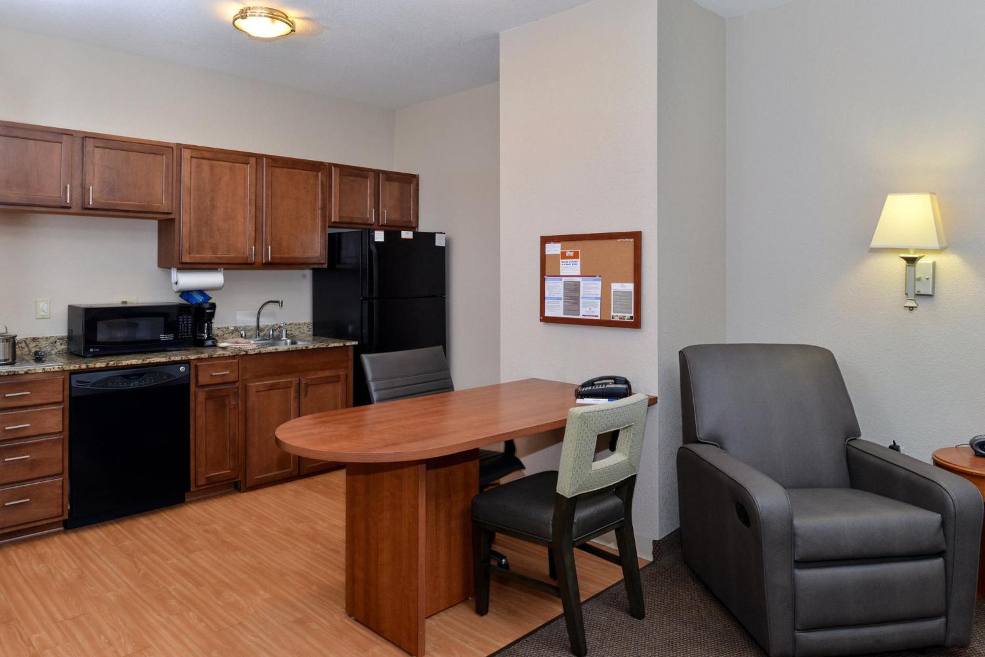 Candlewood Suites Turlock By Ihg Kültér fotó
