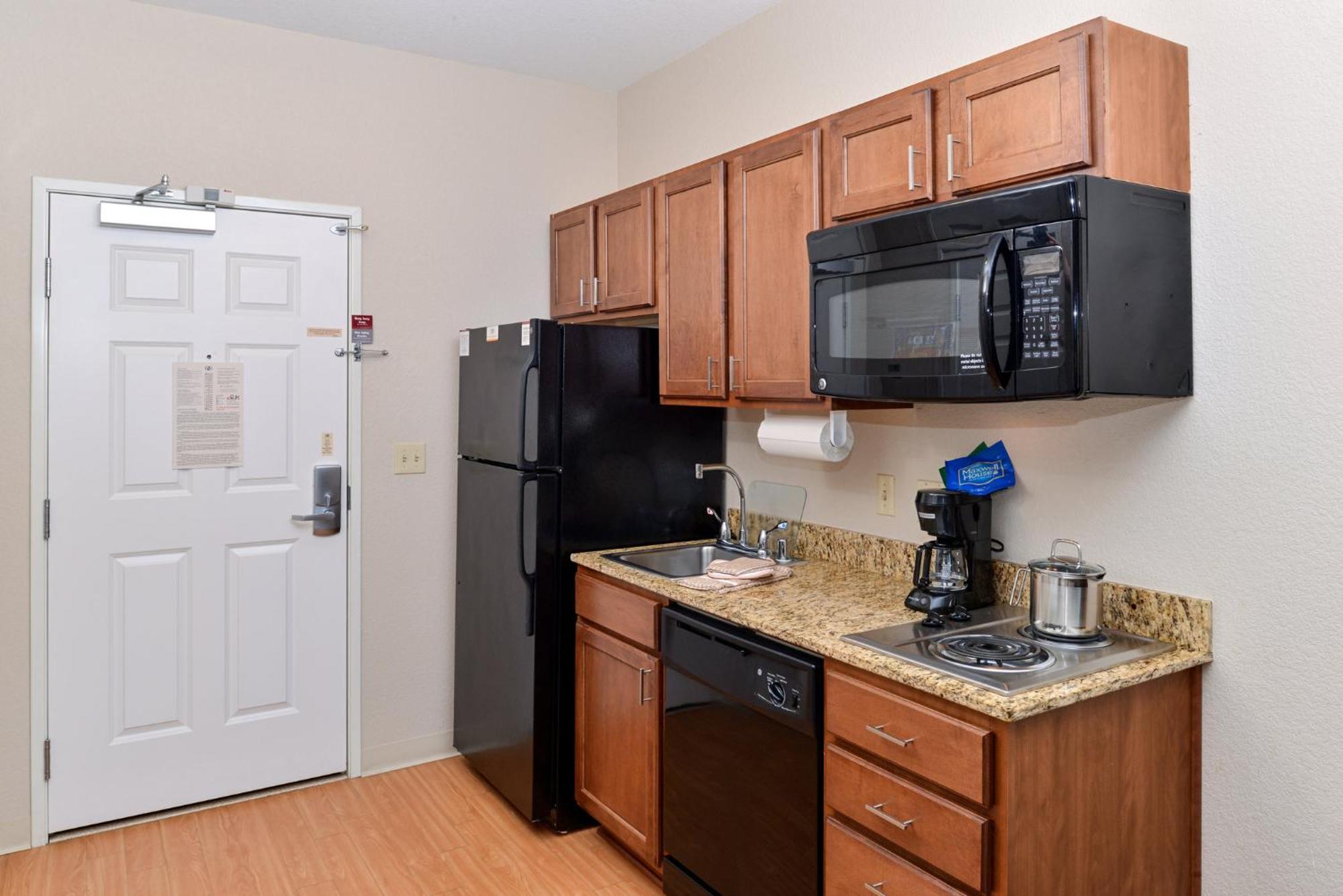 Candlewood Suites Turlock By Ihg Kültér fotó
